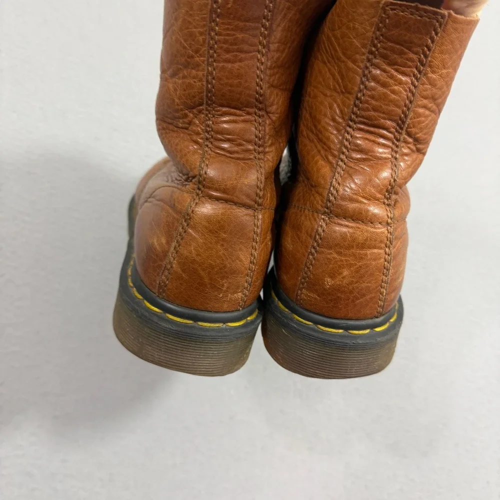 Dr. Martens Boots Men 9 Tan Pascal 8-Eye Pebbled Leather AirWair Combat Lace Up